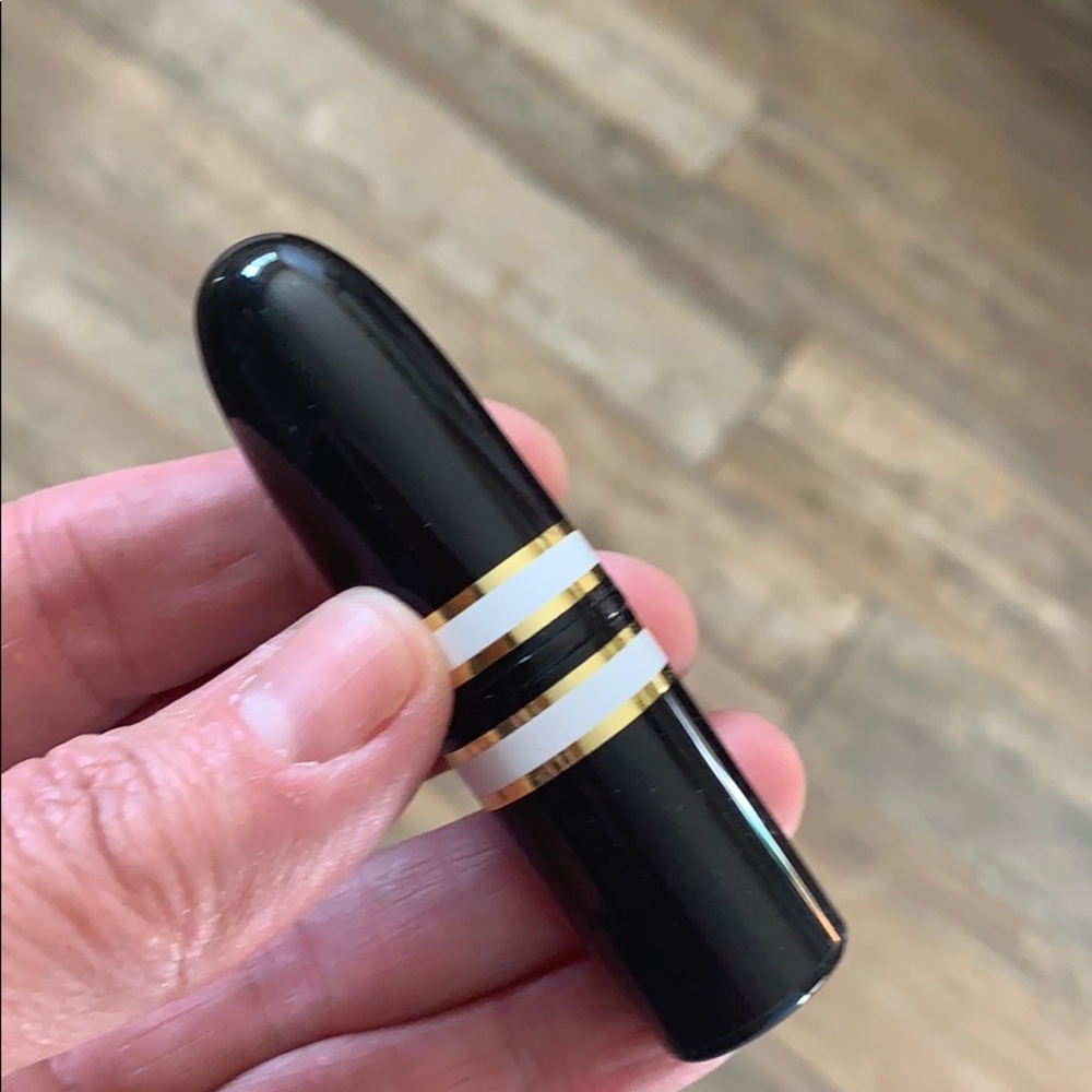 MAC amplified formula Dark Red lipstick 💄